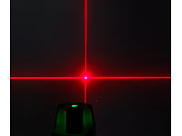 ; Linienlaser mit Augenschutz-Brillen 